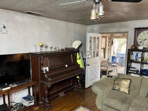 403 N Tennant Street , Dallas Texas 75208