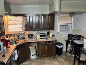403 N Tennant Street , Dallas Texas 75208