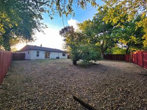 5252  Parkview Drive , Haltom City Texas 76148