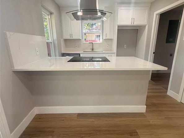 5252  Parkview Drive , Haltom City Texas 76148