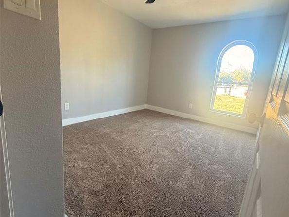 5252  Parkview Drive , Haltom City Texas 76148