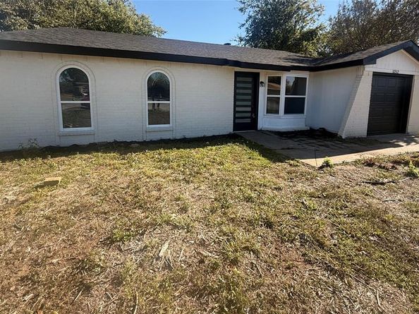 5252  Parkview Drive , Haltom City Texas 76148