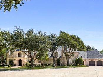 5801  Versailles Avenue 