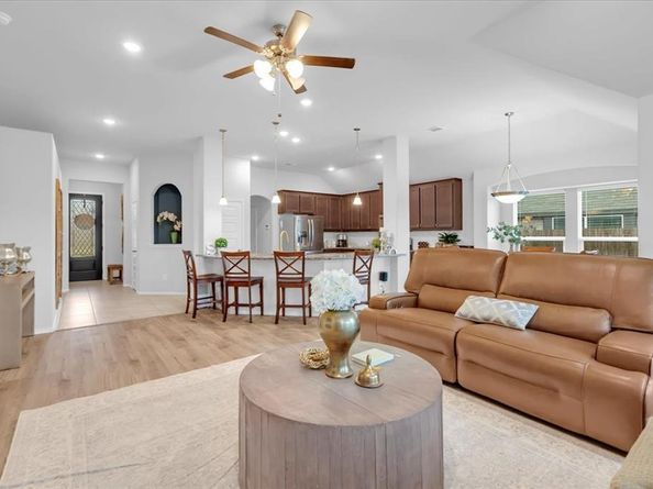 1200  Queens Brook Lane , Fort Worth Texas 76140