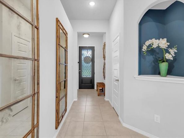 1200  Queens Brook Lane , Fort Worth Texas 76140