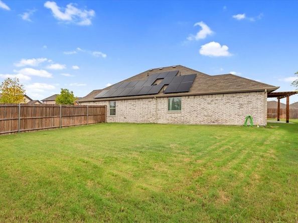 1200  Queens Brook Lane , Fort Worth Texas 76140