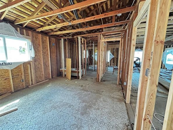 818  Hollywood Avenue , Dallas Texas 75208