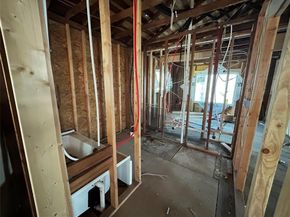 818  Hollywood Avenue , Dallas Texas 75208