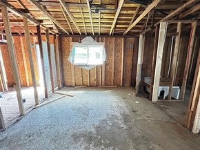 818  Hollywood Avenue , Dallas Texas 75208