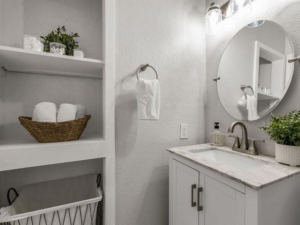 10025  Olmos Drive , Dallas Texas 75218