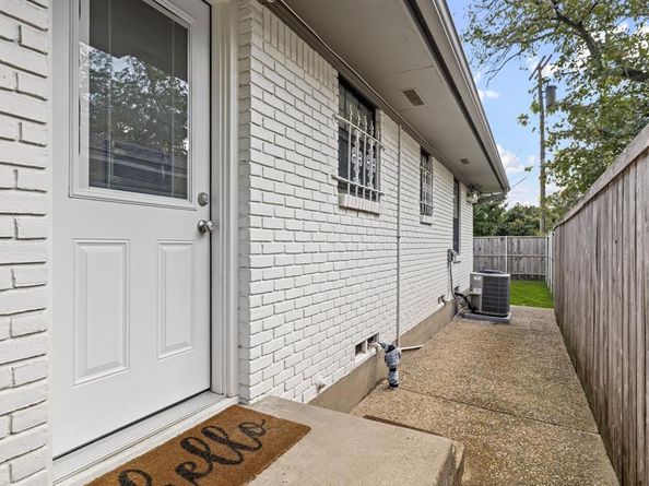 10025  Olmos Drive , Dallas Texas 75218