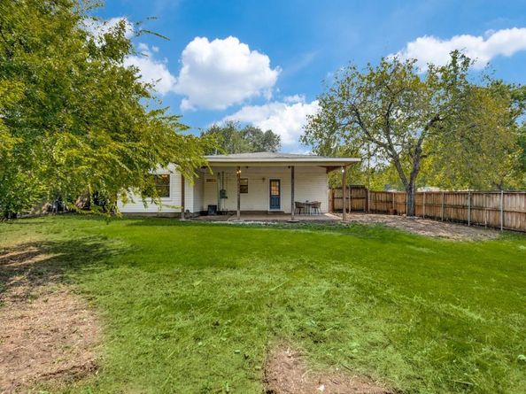 2405  Hillglenn Road , Dallas Texas 75228