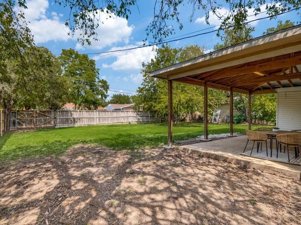 2405  Hillglenn Road , Dallas Texas 75228