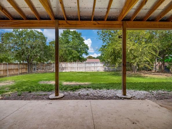 2405  Hillglenn Road , Dallas Texas 75228