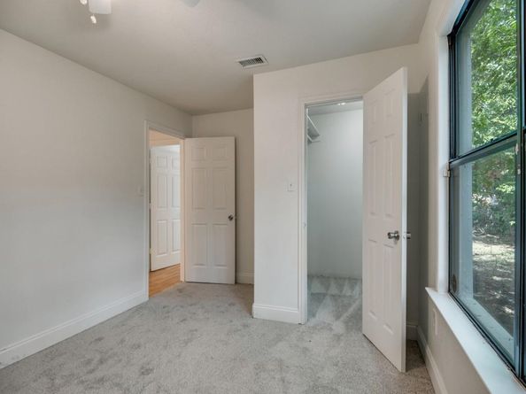 2405  Hillglenn Road , Dallas Texas 75228