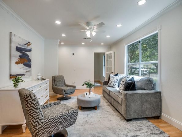 2405  Hillglenn Road , Dallas Texas 75228