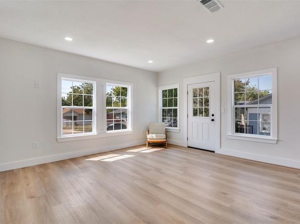 718  Grandview Avenue , Dallas Texas 75223