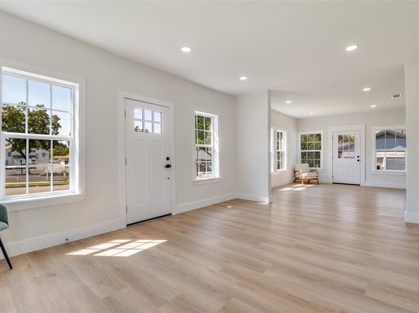 718  Grandview Avenue , Dallas Texas 75223