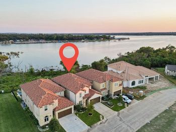 9053  Lakeside Drive 