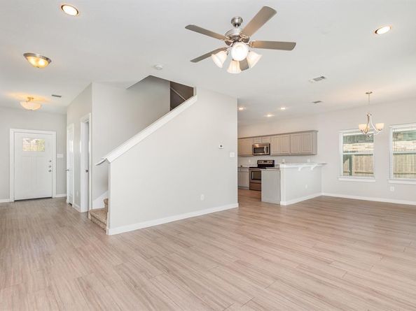 3610  Apple Valley Way , Dallas Texas 75227
