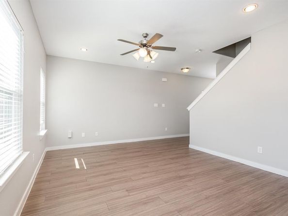 3610  Apple Valley Way , Dallas Texas 75227