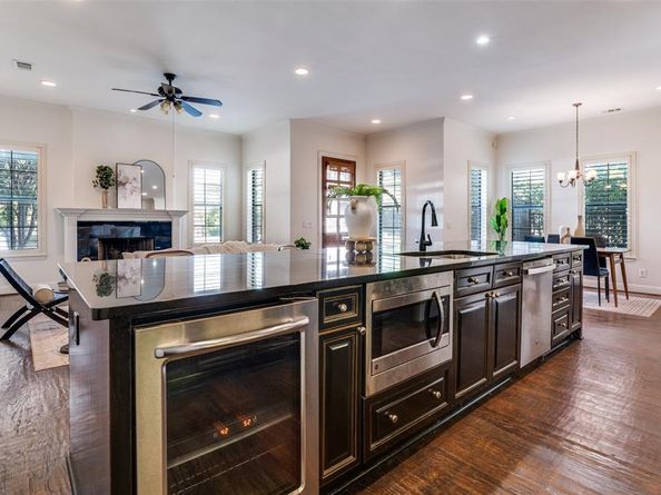 1120  Hemingway Lane , Irving Texas 75063