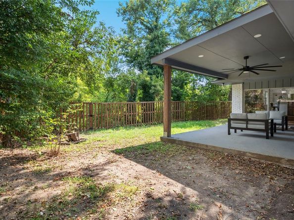 912  Glen Oaks Boulevard , Dallas Texas 75232