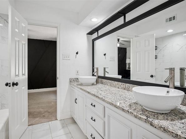 912  Glen Oaks Boulevard , Dallas Texas 75232