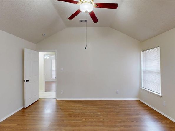 2842  Kingswood Drive , Garland Texas 75040