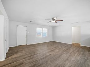 2926 N Prairie Creek Road , Dallas Texas 75227