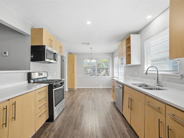 2926 N Prairie Creek Road , Dallas Texas 75227