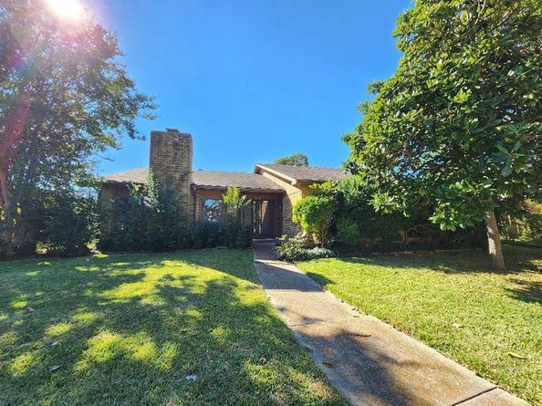 3114  Nutmeg Lane , Garland Texas 75044