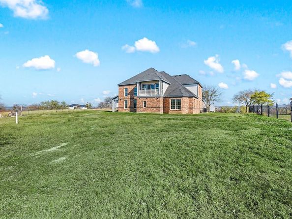 828  Mallard Pointe Drive , Grand Prairie Texas 75104