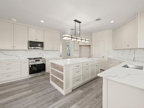 828  Mallard Pointe Drive , Grand Prairie Texas 75104