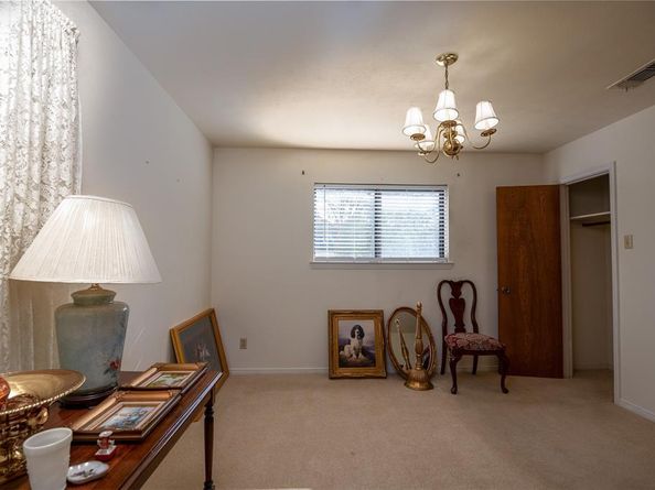 7421  Indian Ridge Trail , Dallas Texas 75232