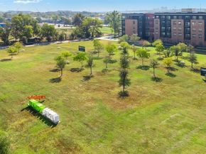 1053  Manacor Lane , Dallas Texas 75212