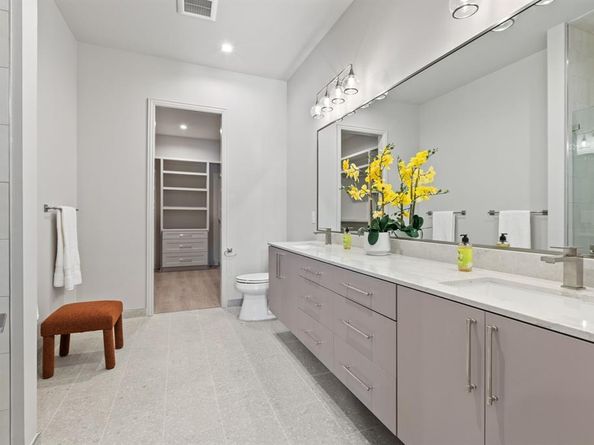 1900 S Ervay Street  410, Dallas Texas 75215