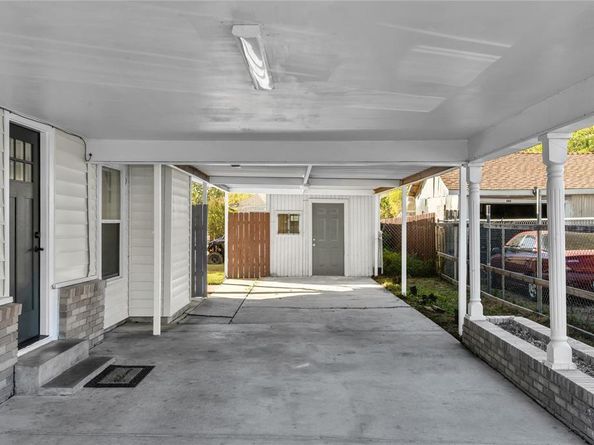8113  Raymond Avenue , White Settlement Texas 76018