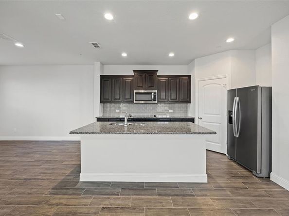 519  Sandiford Court , Mansfield Texas 76063