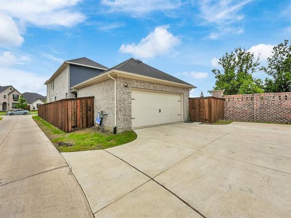 3201  Casa Blanca Street , Celina Texas 75009