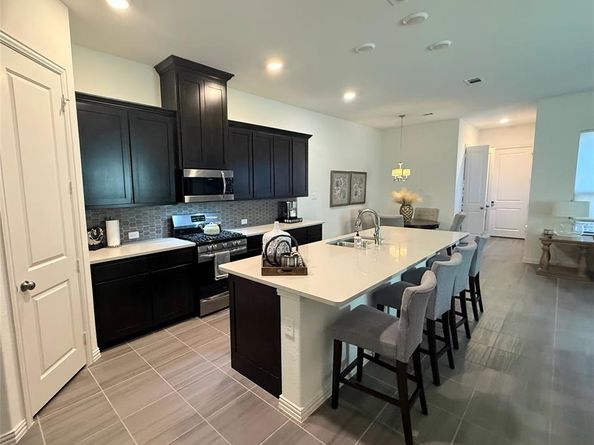 1207  Birds Fort Trail , Arlington Texas 76005