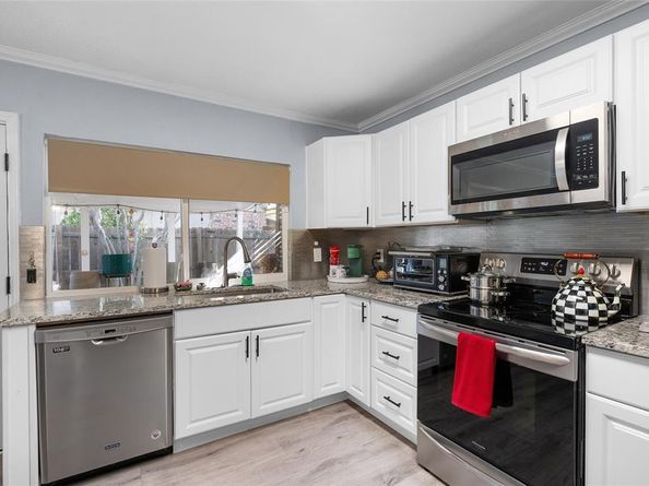 2038  Rose Hill Road , Carrollton Texas 75007