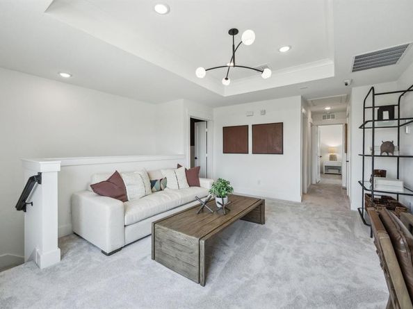 5916  Hodgkin Avenue , Pilot Point Texas 76258