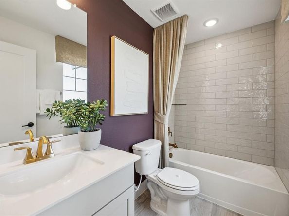 5916  Hodgkin Avenue , Pilot Point Texas 76258