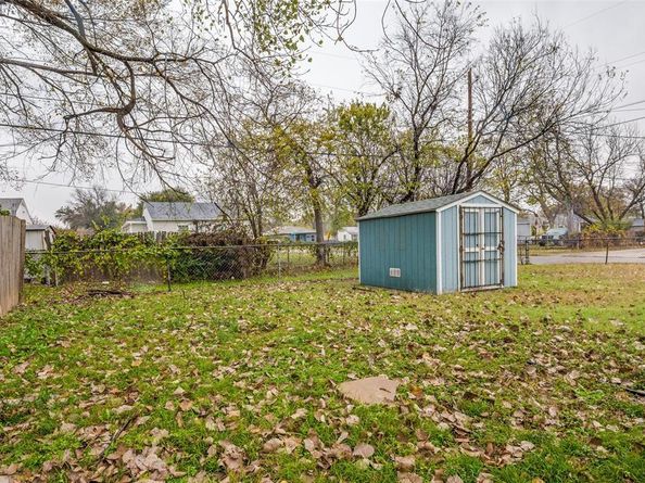 2547  Fordham Road , Dallas Texas 75216