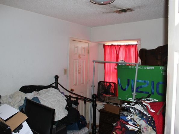 806  Clover Hill Lane , Cedar Hill Texas 75104