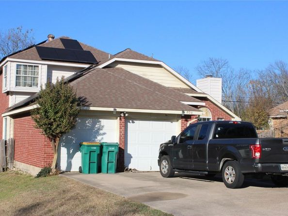806  Clover Hill Lane , Cedar Hill Texas 75104