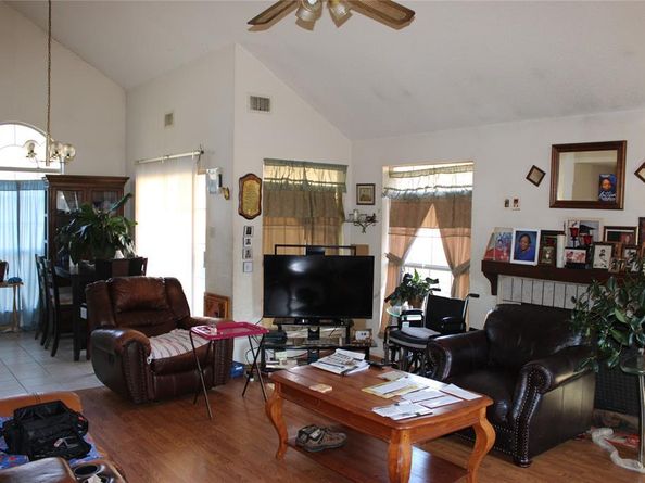 806  Clover Hill Lane , Cedar Hill Texas 75104