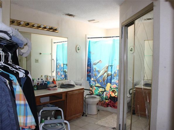 806  Clover Hill Lane , Cedar Hill Texas 75104