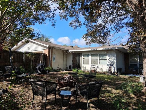 1218  Merrimac Trail , Garland Texas 75043